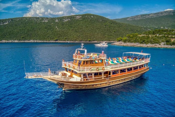 Tivat/Kotor: Boka Bay Full-Day Guided Cruise with Swim Stop