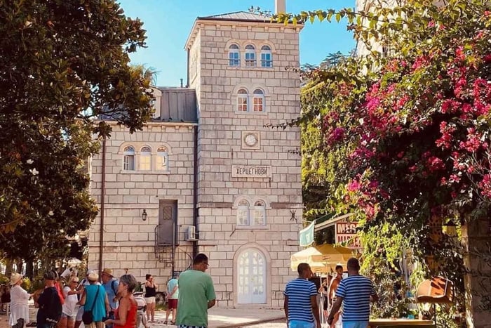 Walking Tour in Herceg Novi: Discover Old Town