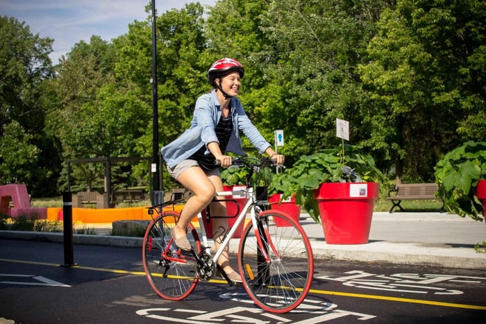 Bike rental at Parcours Gouin with a treat included