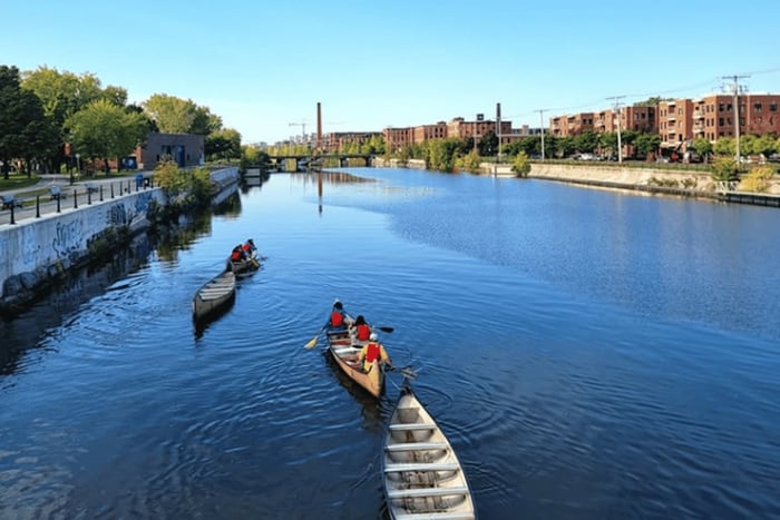 Rabaska Canoe & Canal Discovery Tour