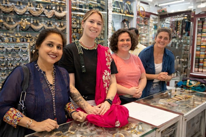 shopping di moda indiana con una stilista personale