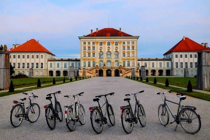 Bike through Munich's life: The bike tour through the cosmopolitan city with a heart