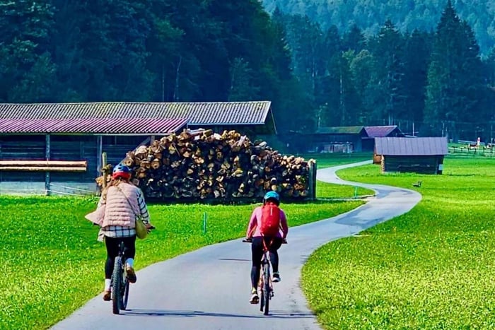 from Munich by Tesla: E-bike to Eibsee from Garmisch
