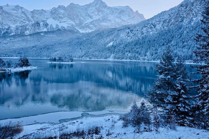 From Munich: Eibsee & Zugspitze Private Day Tour by Tesla