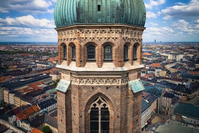 Munich from above: two towers, two views