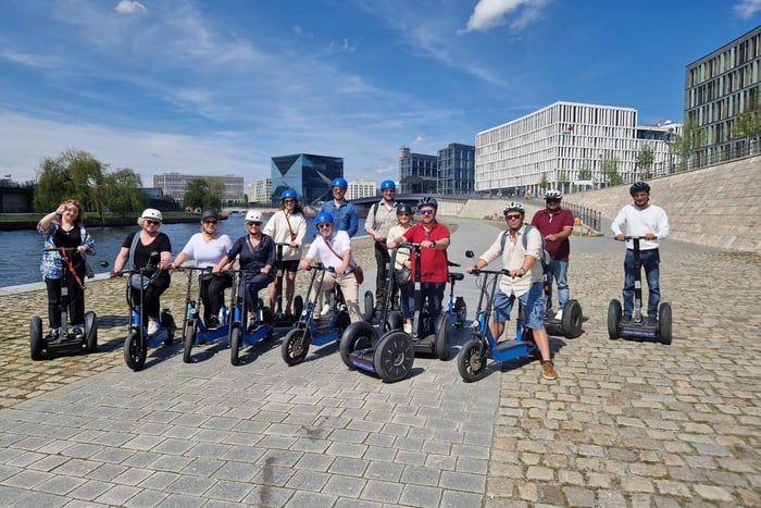 Múnich: Recorrido en E-Scooter por los Lugares de Interés con Guía Local