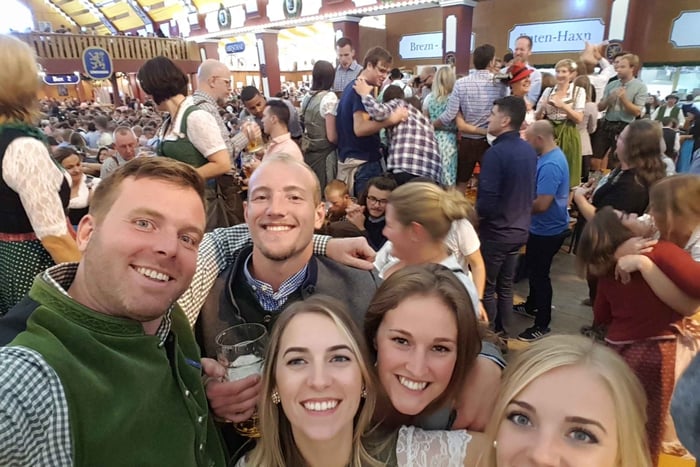 München: Oktoberfest Tour met gereserveerde zitplaatsen, eten & bier
