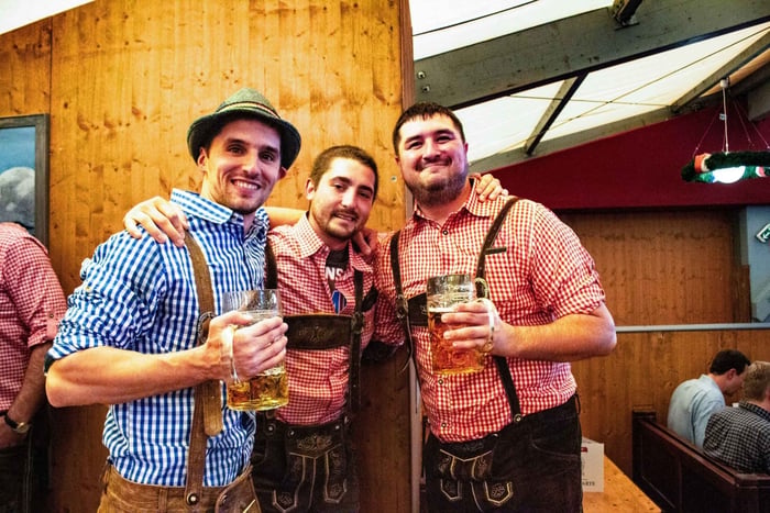 Oktoberfest Tour with Tent Reservation, Food & Beer