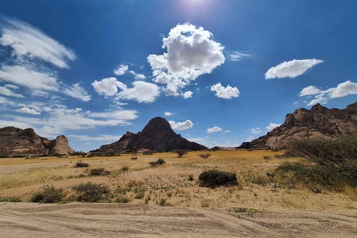 Swakopmund: Kuulaakso, Spitzkoppe ja laivanraunioiden yhdistelmäkierros