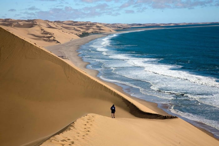 Walvis Bay: Afternoon Desert 4x4 to Sandwich Harbour Bay