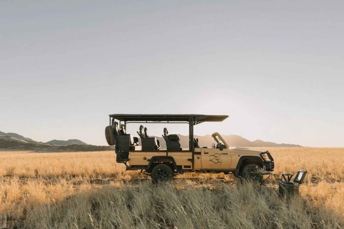 Windhoek: Zannier Reserve Sunset Safari with Snacks