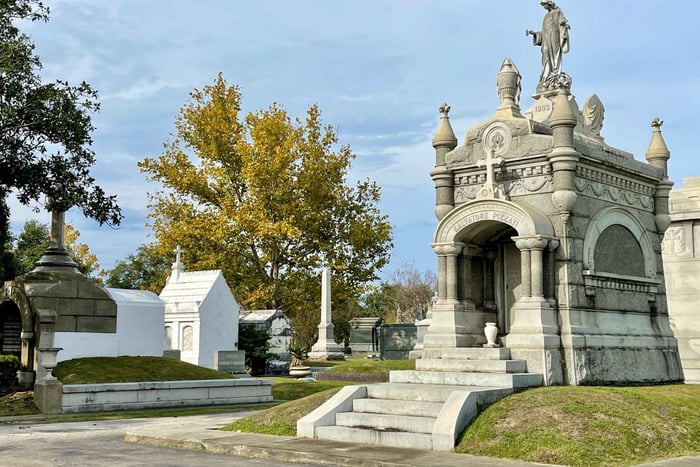 New Orleans: Millionaire's Tombs of Metairie Cemetery Tour