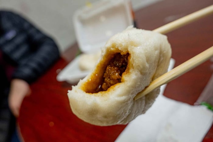 Best of NYC Food & History with Chinatown Little Italy & LES