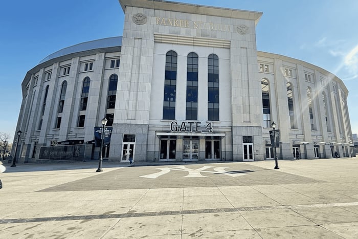 New York City: Contrasts Tour of 4 Boroughs