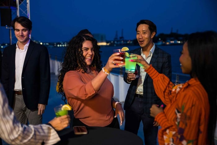 New York City: Sip 'N Groove Evening Cruise with Live DJ