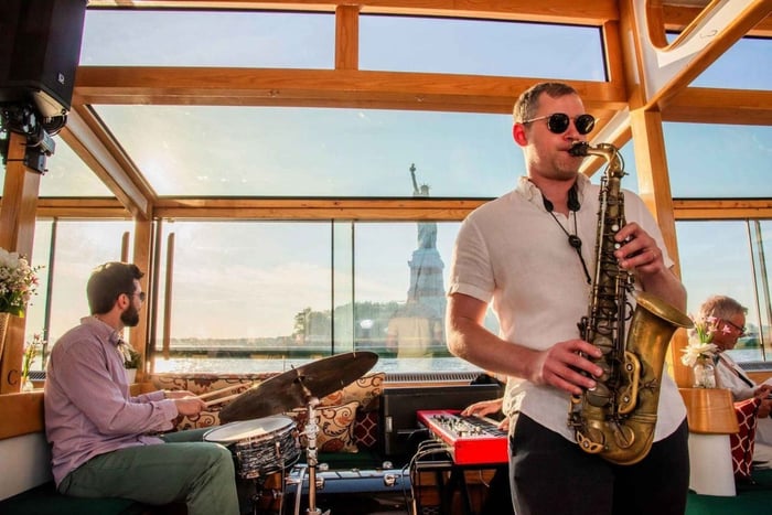 NYC: Kvällsjazzkryssning på Yacht Manhattan