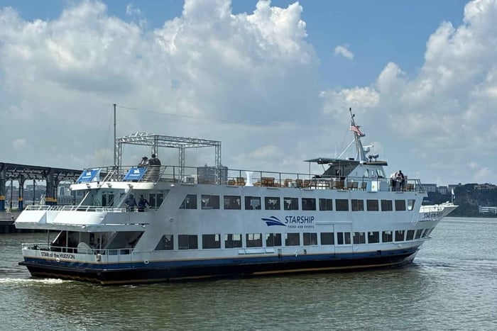 crociera fluviale di Halloween 2026 sul fiume Hudson con DJ