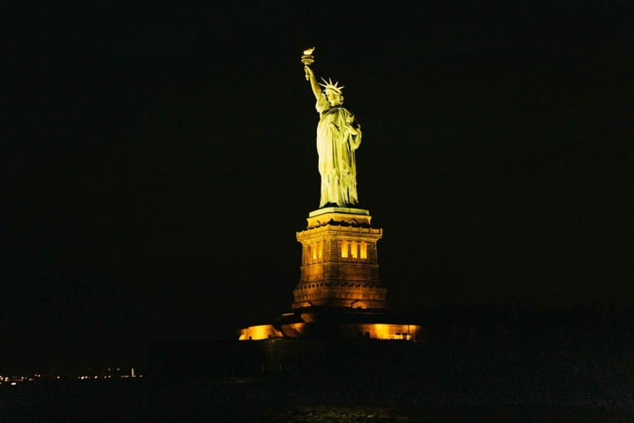 NYC: Circle Line 2h Harbor Lights Cruise Hoppa över kön
