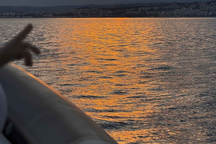 Cagnes: Private Sonnenuntergangs-Bootsfahrt an der Côte d'Azur