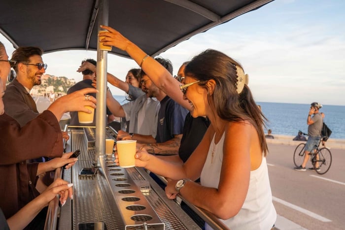 privé-bierfietstour met drankjes en lokale snacks