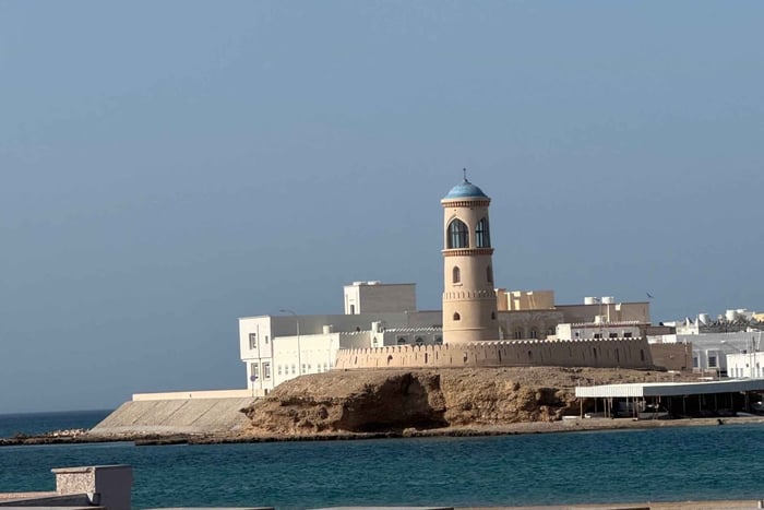 Desde Mascate: tour del patrimonio de la costa este con almuerzo