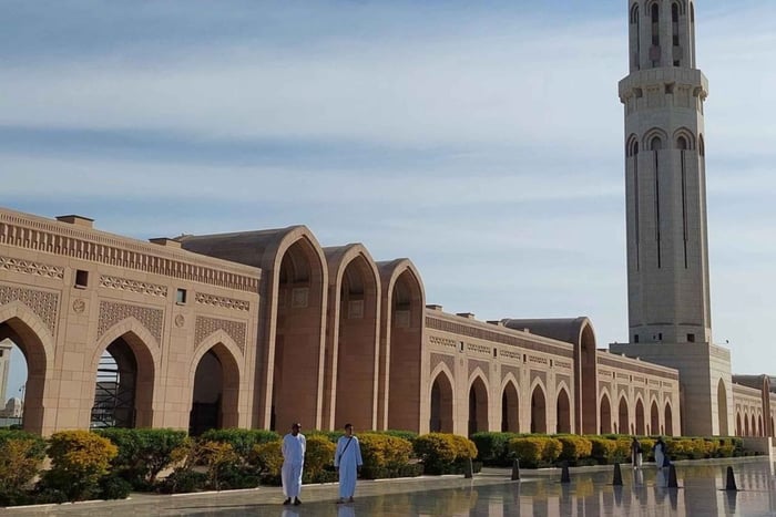 Muscat: Cultural Experience Tour with Local Guide