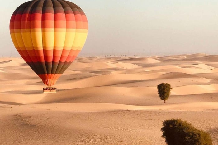 Muscat:Mongolfiera e tour serale nel deserto e nel Wadi Khalid