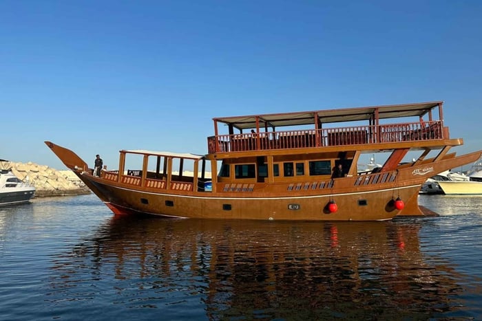 Muscat: Omani traditionell Dhow solnedgångskryssning