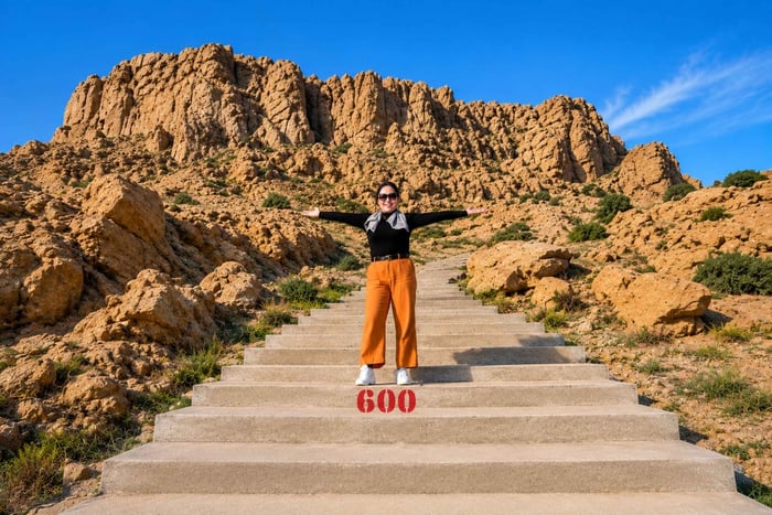 Muscat: Saal Walk Guided Hike with Sunset & City Views Tour