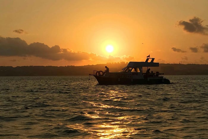Muscat: Sunset Cruise & Coastal Boat Tour with Refreshments