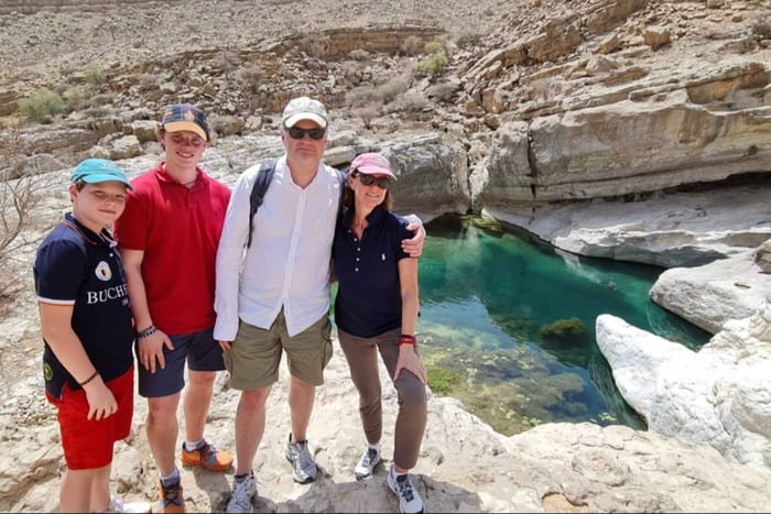 Mascate : Wadi Bani Khalid aux eaux turquoise et aventure dans le désert doré