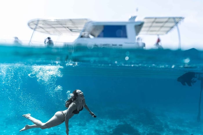 Muscat: Unforgettable Private Daymaniyat Boat Experience
