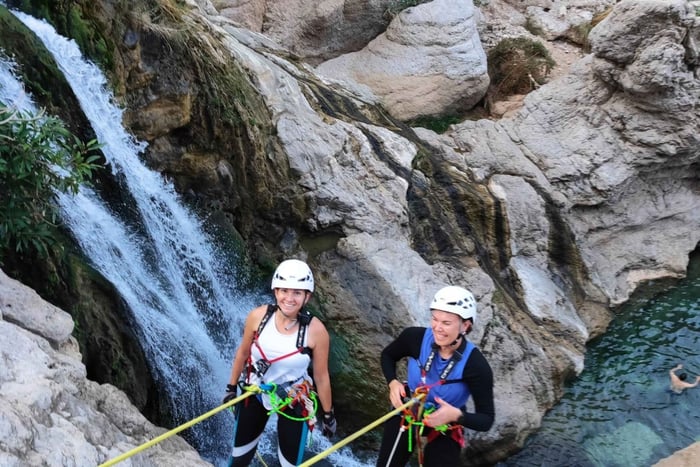Mascate: Aventura de Barranquismo en Wadi Mibam con Rappel