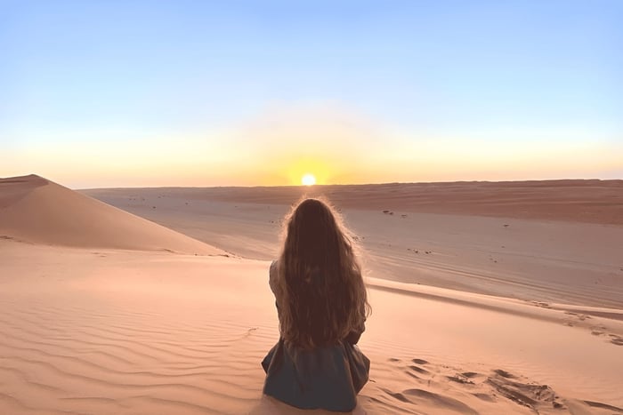 Muscat: Deserto di Wahiba e Wadi Bani Khalid Tour guidato di gruppo