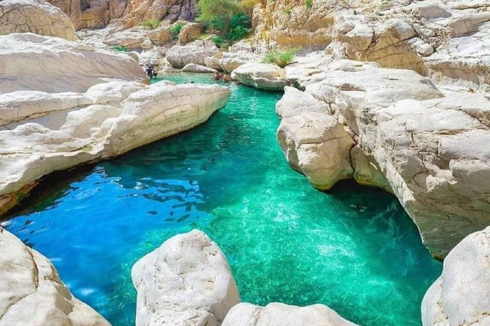 Muscat: Wahiba Sands & Wadi Bani Khalid całodniowa wycieczka + lunch