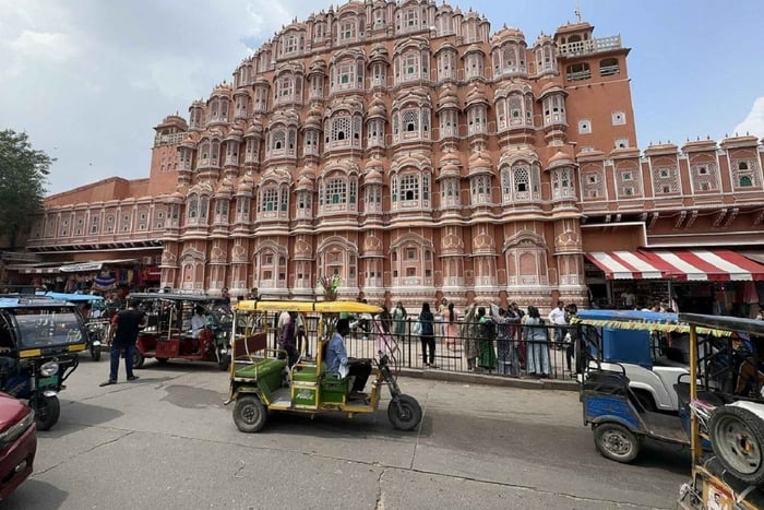Private ganztägige Sightseeing-Führung durch Jaipur im Auto