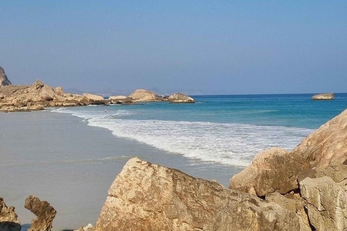 Salalah: tour guidato della spiaggia di Al Haffa con pasto omanita