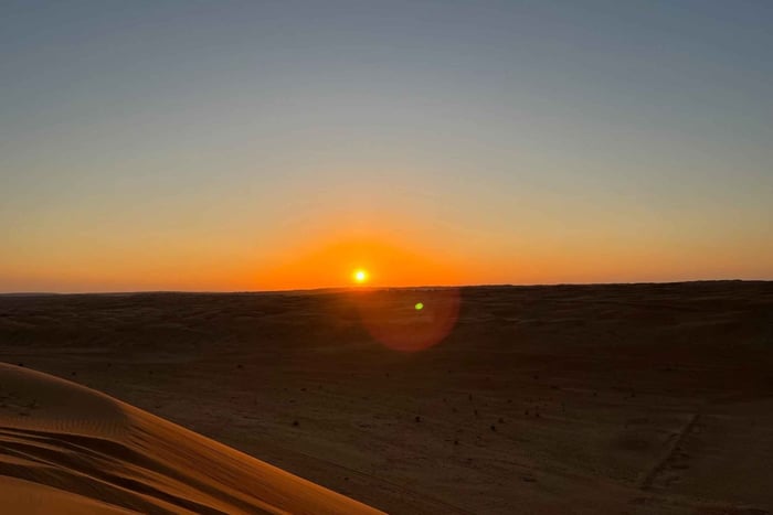 Coucher de soleil dans le désert de Wahiba Sands et aventure dans le Wadi Bani Khalid