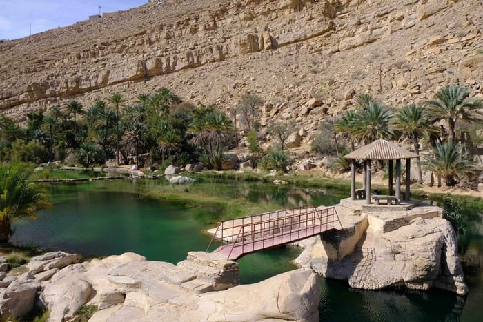 Omán: tour al atardecer por Wadi Bani Khalid y las arenas de Wahiba