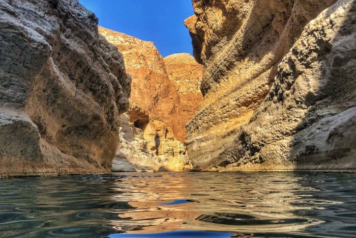 From Muscat: Wadi Shab & Bimmah Sinkhole Full-Day Tour
