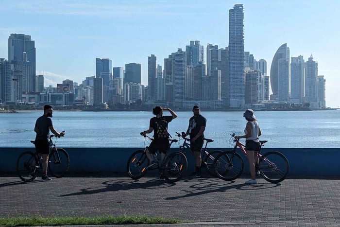 Tour in bici di Casco Viejo e Panama City: scopri l'essenza della città