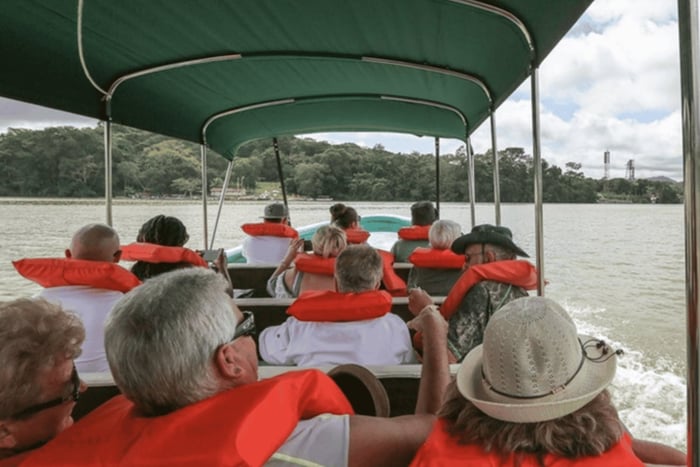 Panama City: Båttur för att se djurlivet i Gatúnsjön med upphämtning