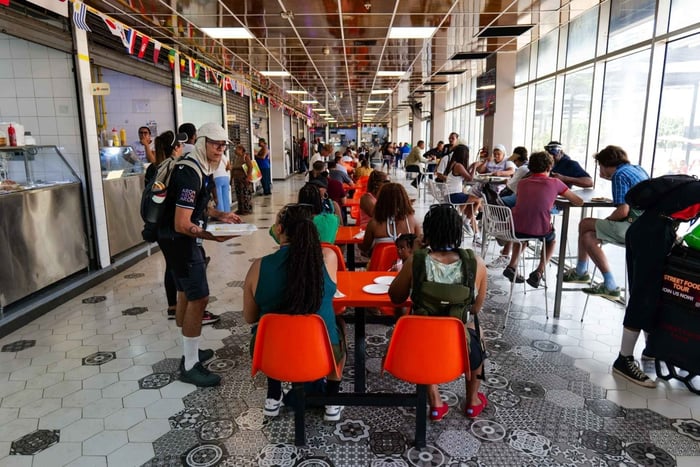Panama City Market Food Tour & Lunch by Paradox Experience