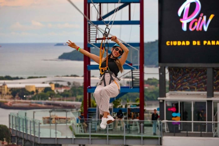 Panama City: Zip Line Erlebnis über der Stadt
