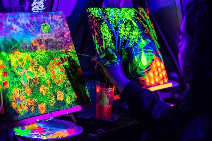 Fluorescent Painting Workshop in Paris