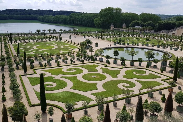 From Paris - Versailles Palace and Gardens Guided Experience