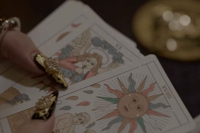 Puerta oculta: tarot, péndulo y limpieza en una isla de París