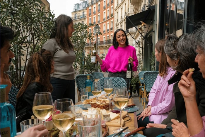 Excursão Guiada Gastronômica com Vinhos em Montmartre em Grupo Pequeno