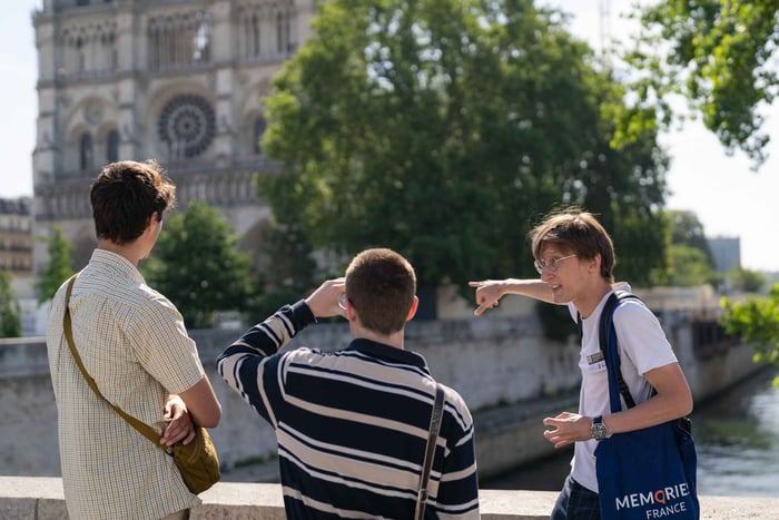 Paryż: zwiedzanie wnętrza Notre-Dame z przewodnikiem – mała grupa