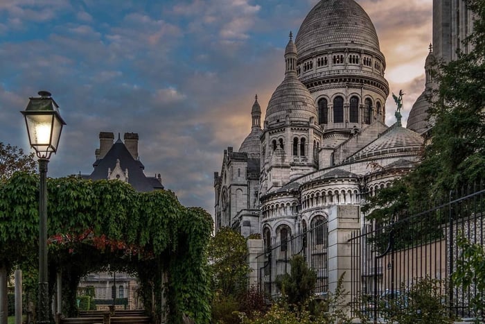 Paris: Montmartre Highlights Walking Tour med en lokal guide